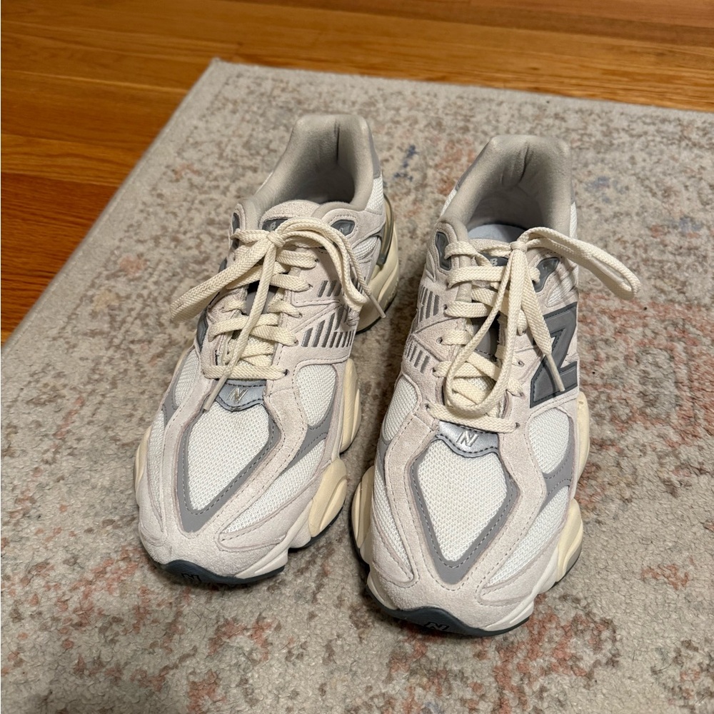 New Balance 9060 m9.5/w11